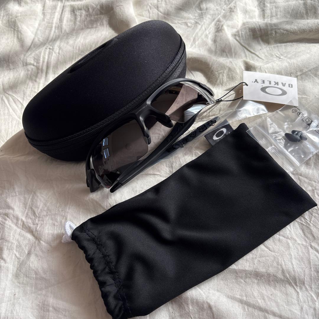 OAKLEY スポーツサングラス ファッションサングラス ケース付き オークリー