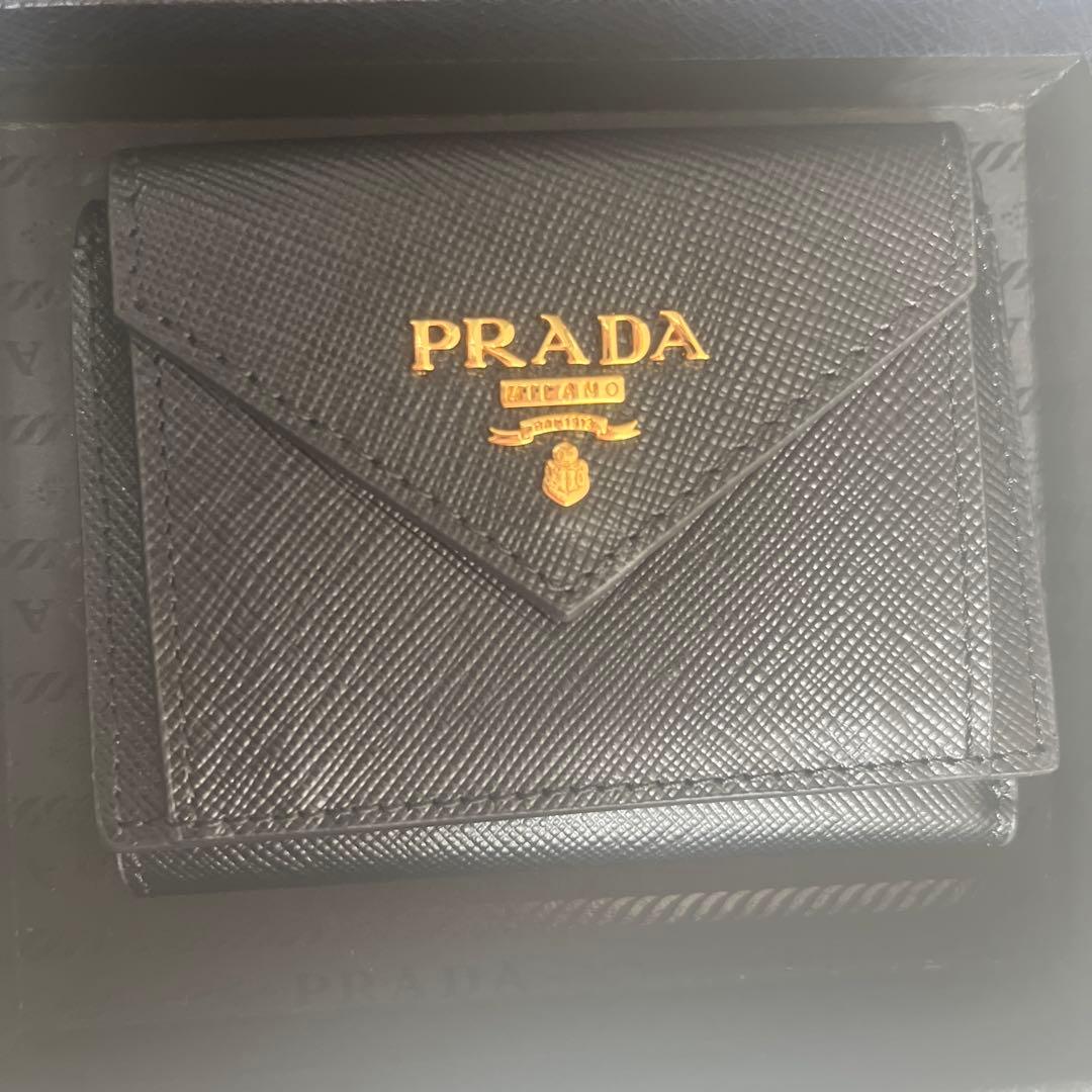 【新品】PRADA プラダ 三つ折り財布 コンパクトウォレット レザー ロゴ 黒