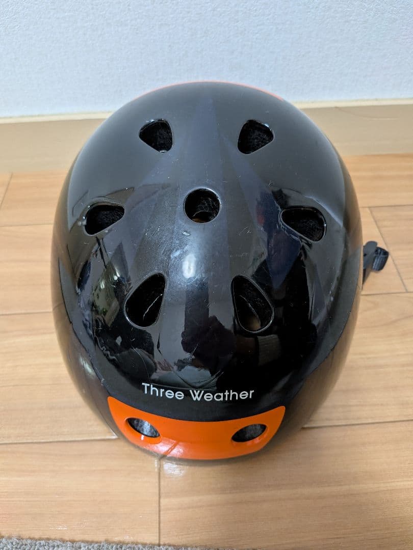 【美品】ストライダー スポーツ 12インチ オレンジ　プロテクター　ヘルメット付