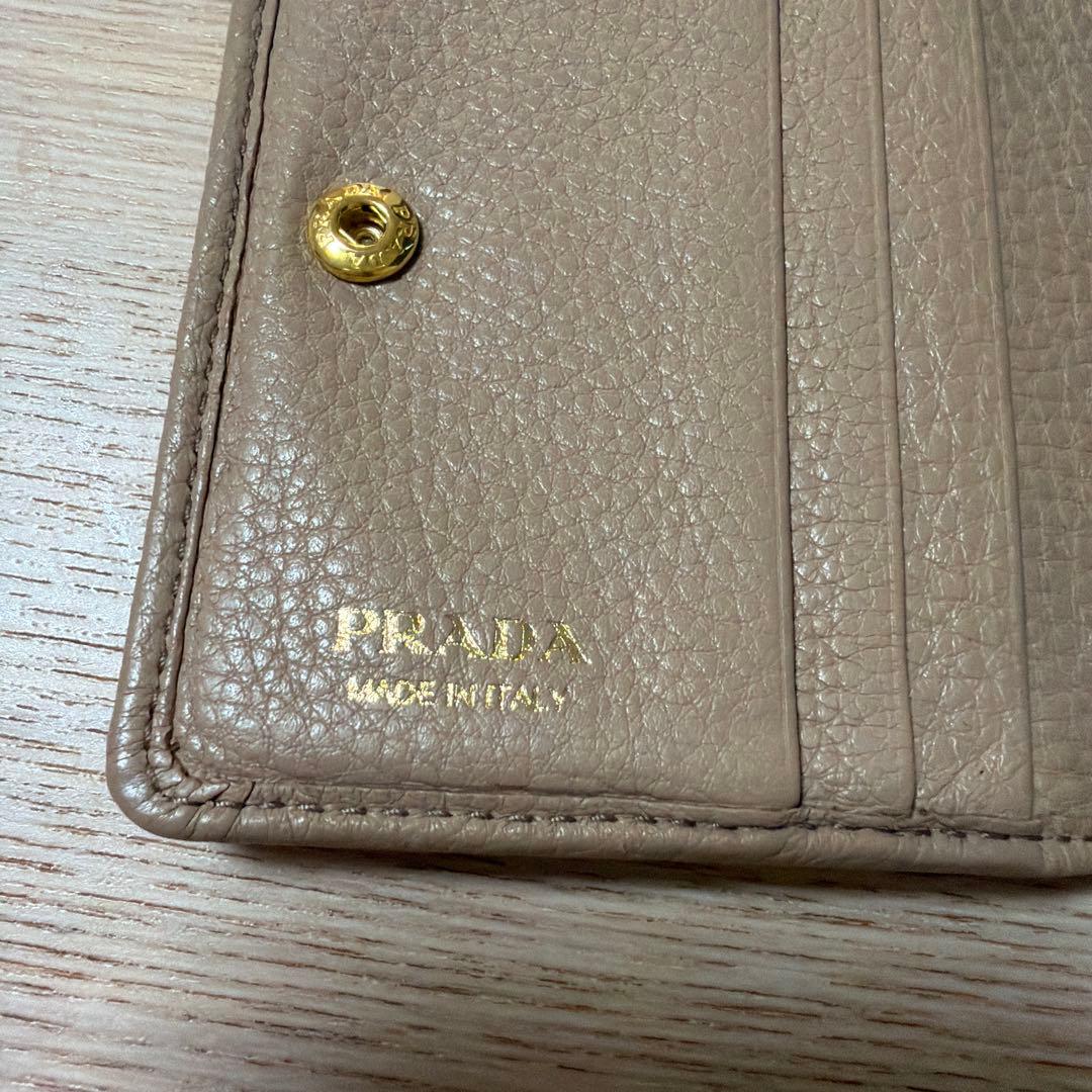 【PRADA】三つ折り財布 レザー ベージュ コンパクトウォレット ミニ財布