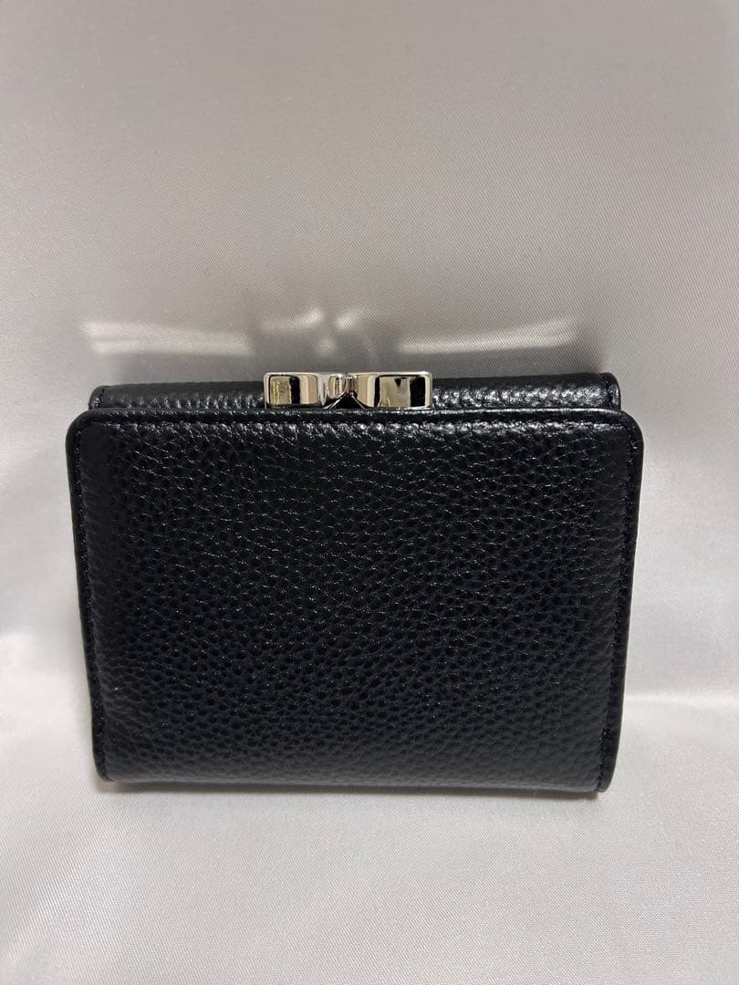 Vivienne Westwoodブラックレザー三つ折り財布