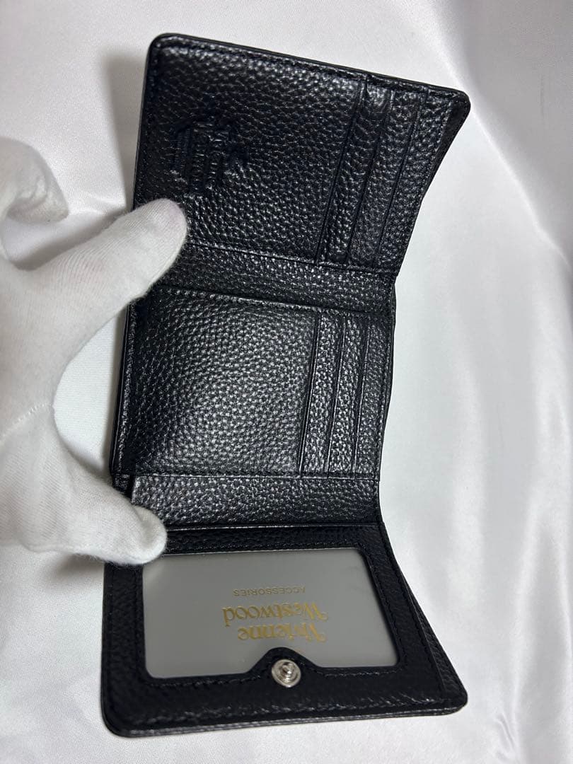 Vivienne Westwoodブラックレザー三つ折り財布