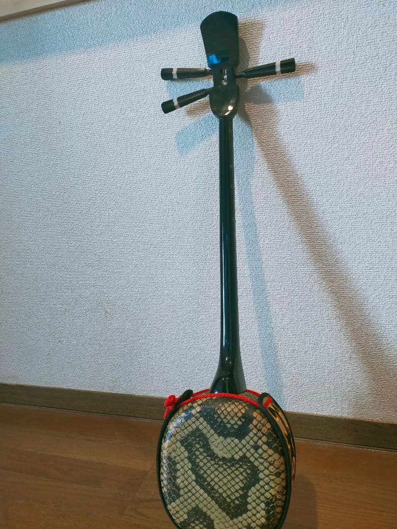 クララ 三線　沖縄　人工皮張り 　三味線　送料込み 美品