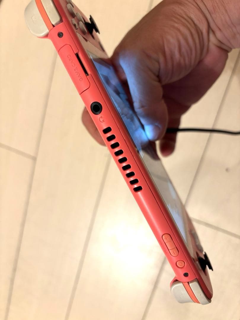 d*7様 Nintendo Switch Lite ピンク 画面ひび割れ　ジャン