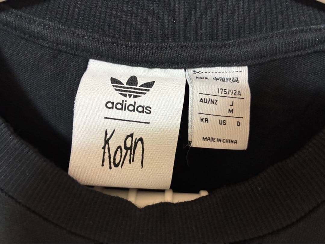 adidas korn Tシャツ