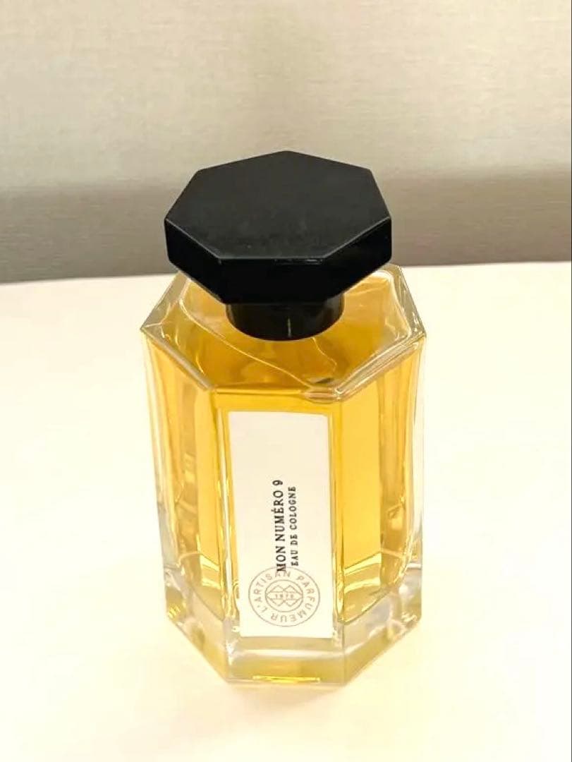 L'ARTISAN PARFUMEUR モンニュメロ9