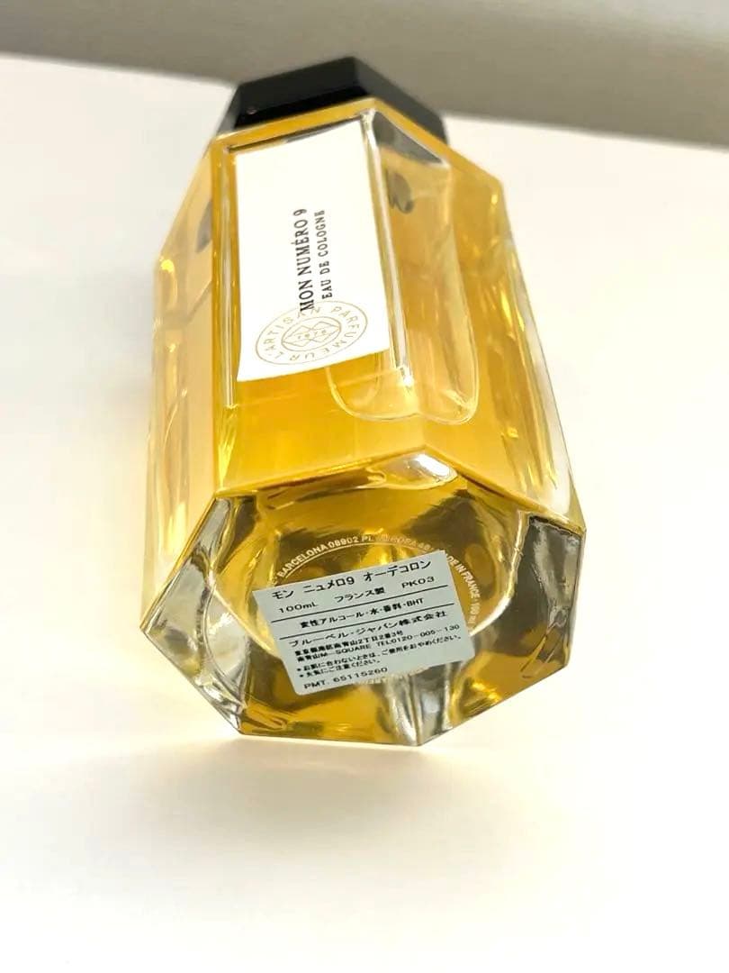 L'ARTISAN PARFUMEUR モンニュメロ9