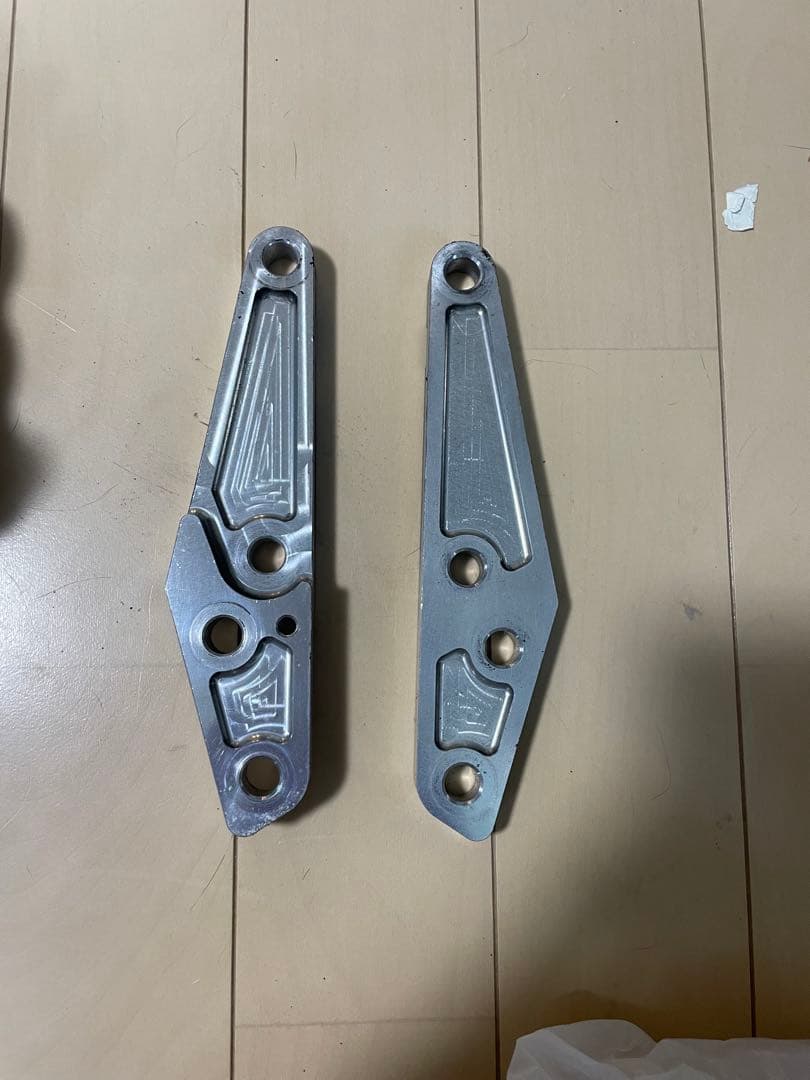 zrx1200 フロントブレーキキャリパー