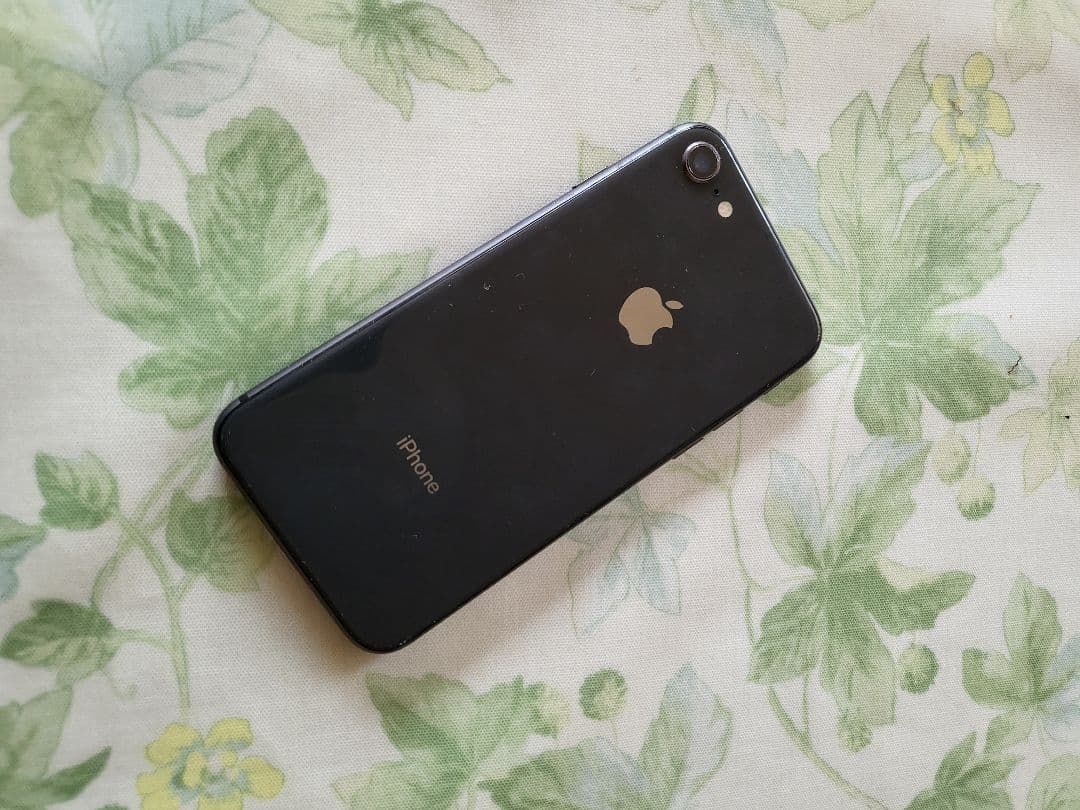 iPhone8 画面割れあり