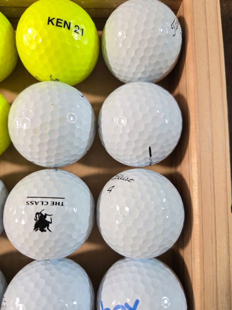超美品　2025最新モデル　タイトリスト　prov1　ロストボール