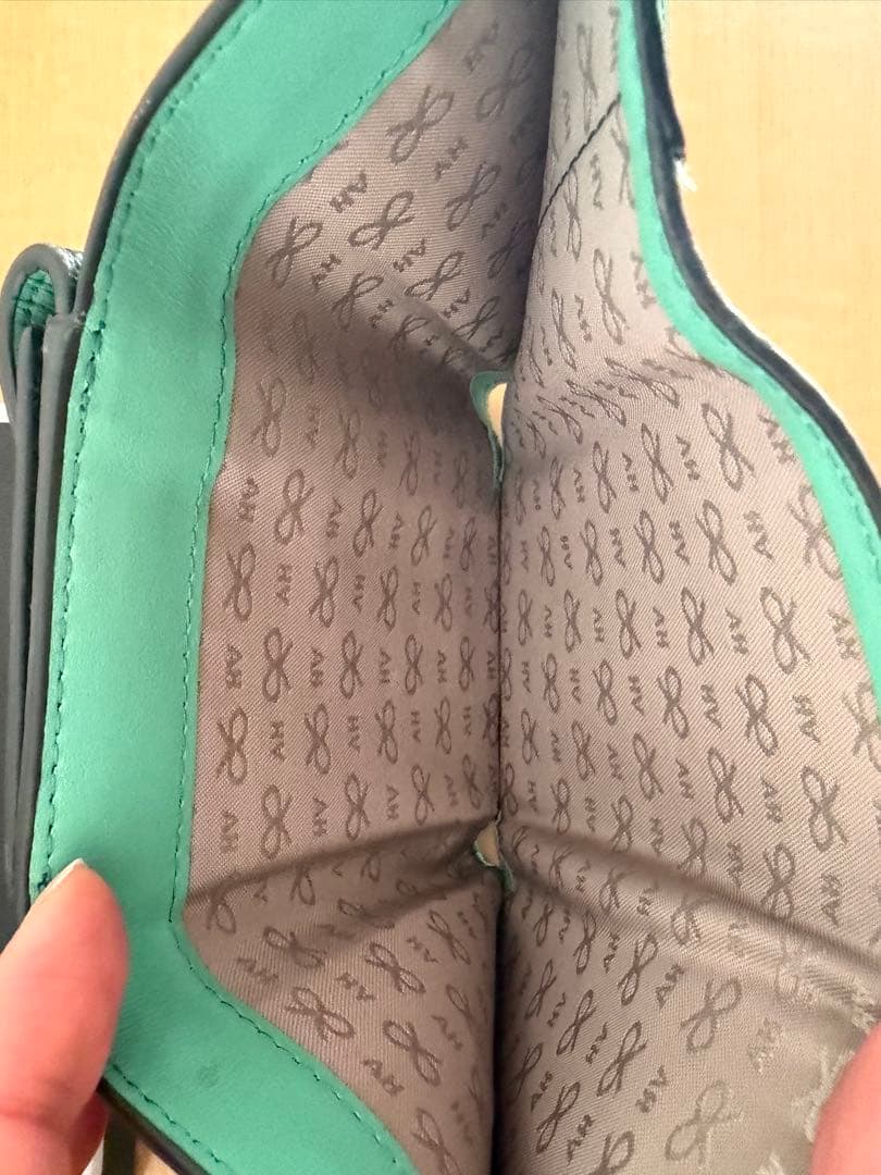 美品　ANYA HINDMARCH 恐竜デザイン 三つ折り財布