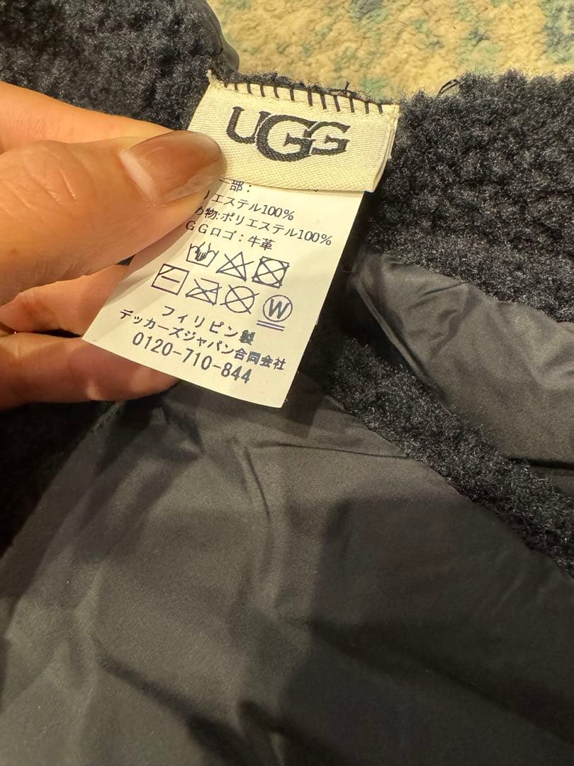 UGG リバーシブルマフラー ブラック