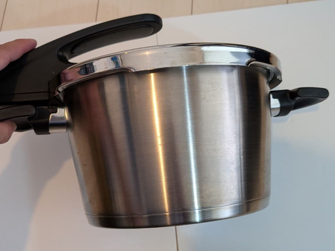 【三越伊勢丹限定】フィスラー エディション 圧力鍋 4.5L ビタコントロール付