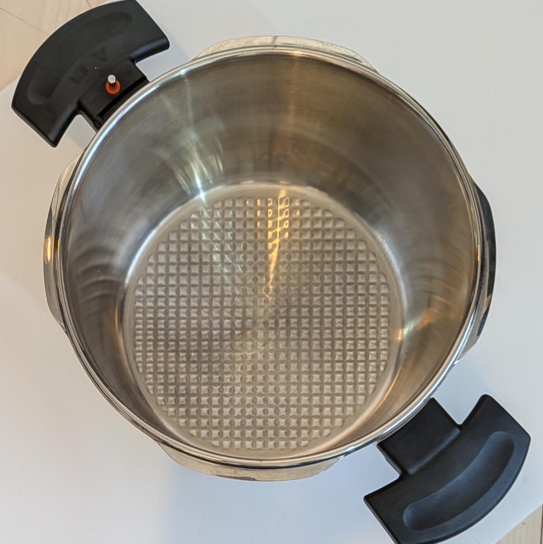 【三越伊勢丹限定】フィスラー エディション 圧力鍋 4.5L ビタコントロール付