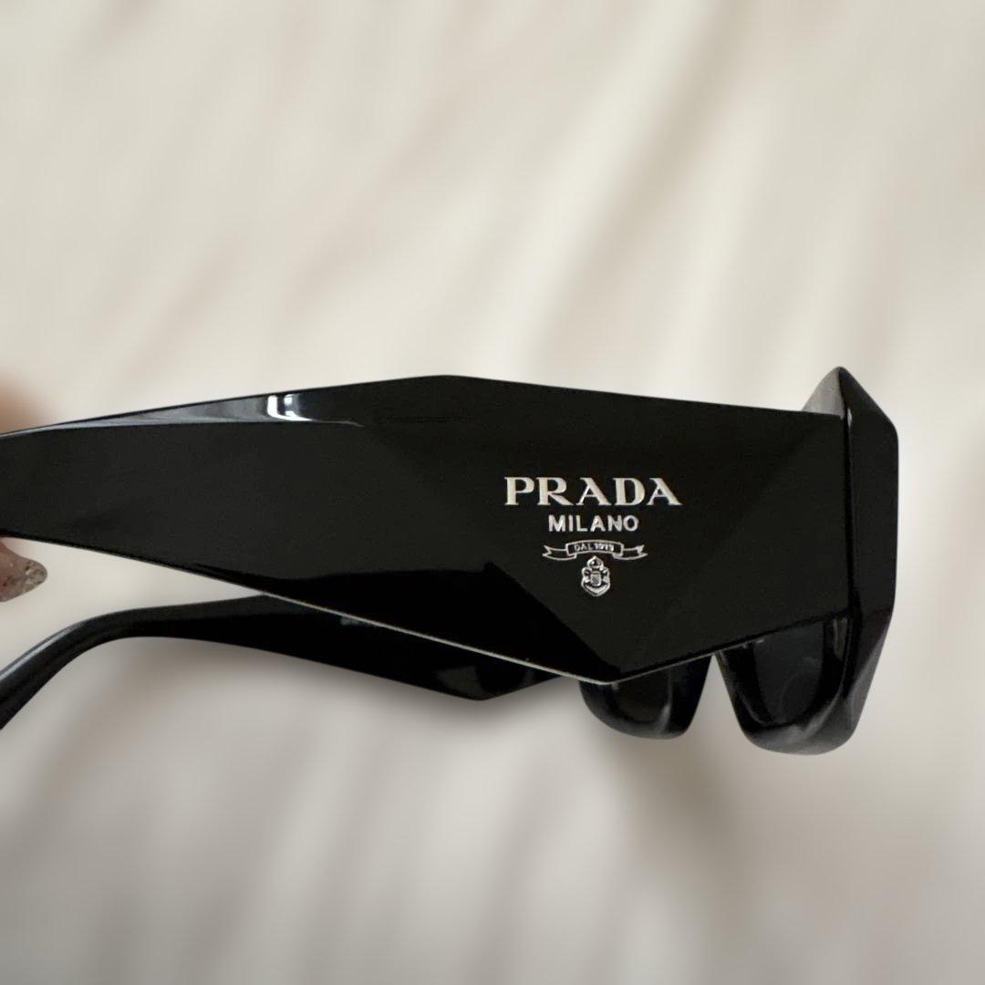【クリーム】PRADA サングラス