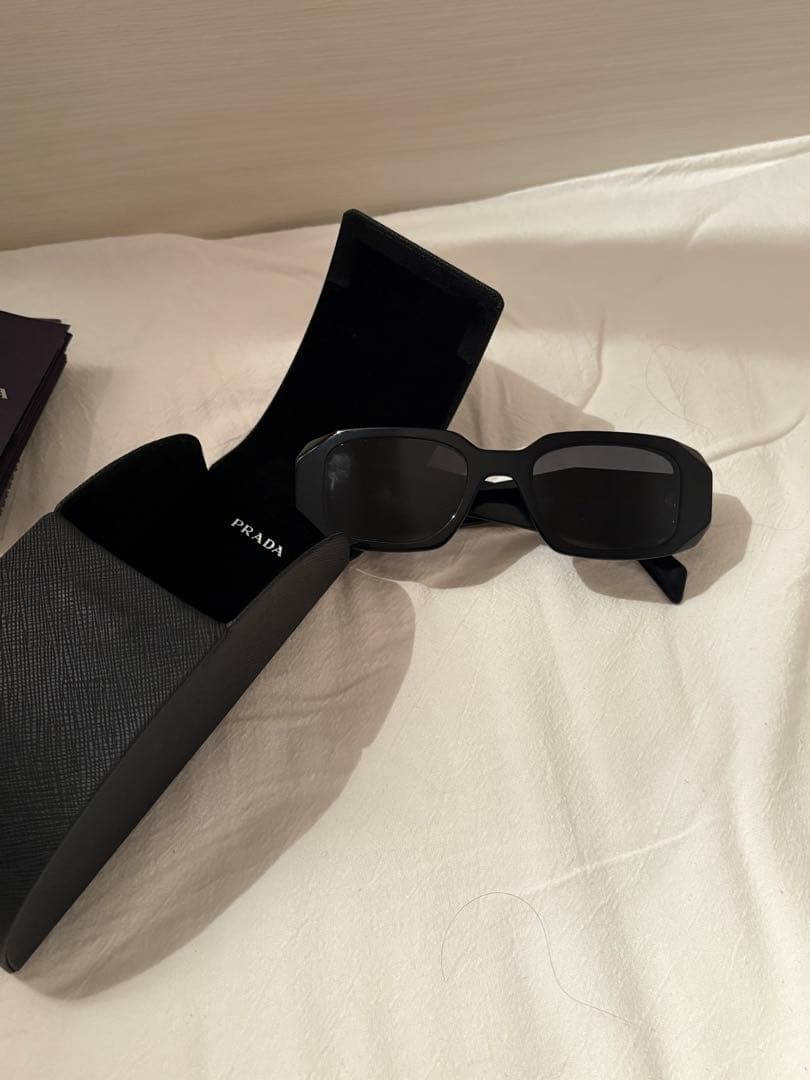 【クリーム】PRADA サングラス