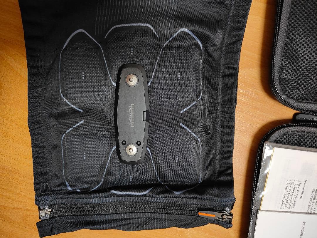 タイムセール【美品】SIXPAD パワースーツライトアブズ　Sサイズ