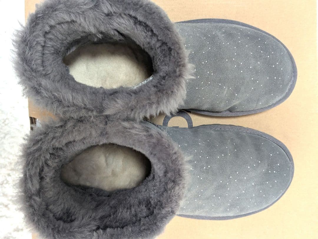 美品 UGG アグ スワロフスキー ミニベイリーボタン ムートンブーツ