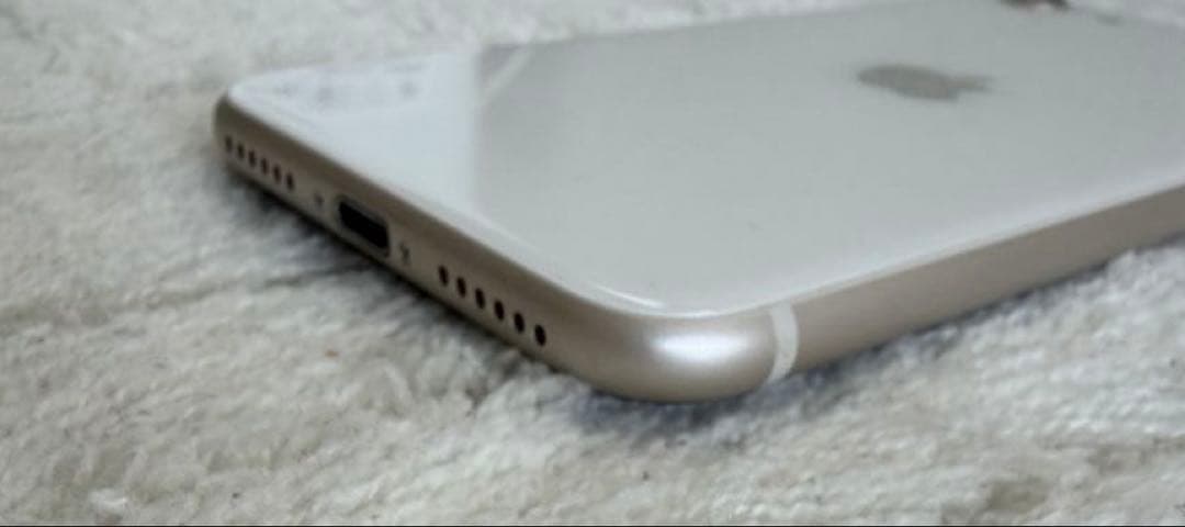 iPhone SE 第3世代 64GB スターライト