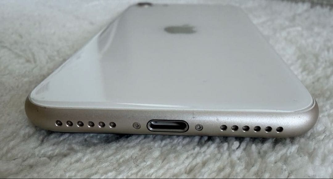 iPhone SE 第3世代 64GB スターライト