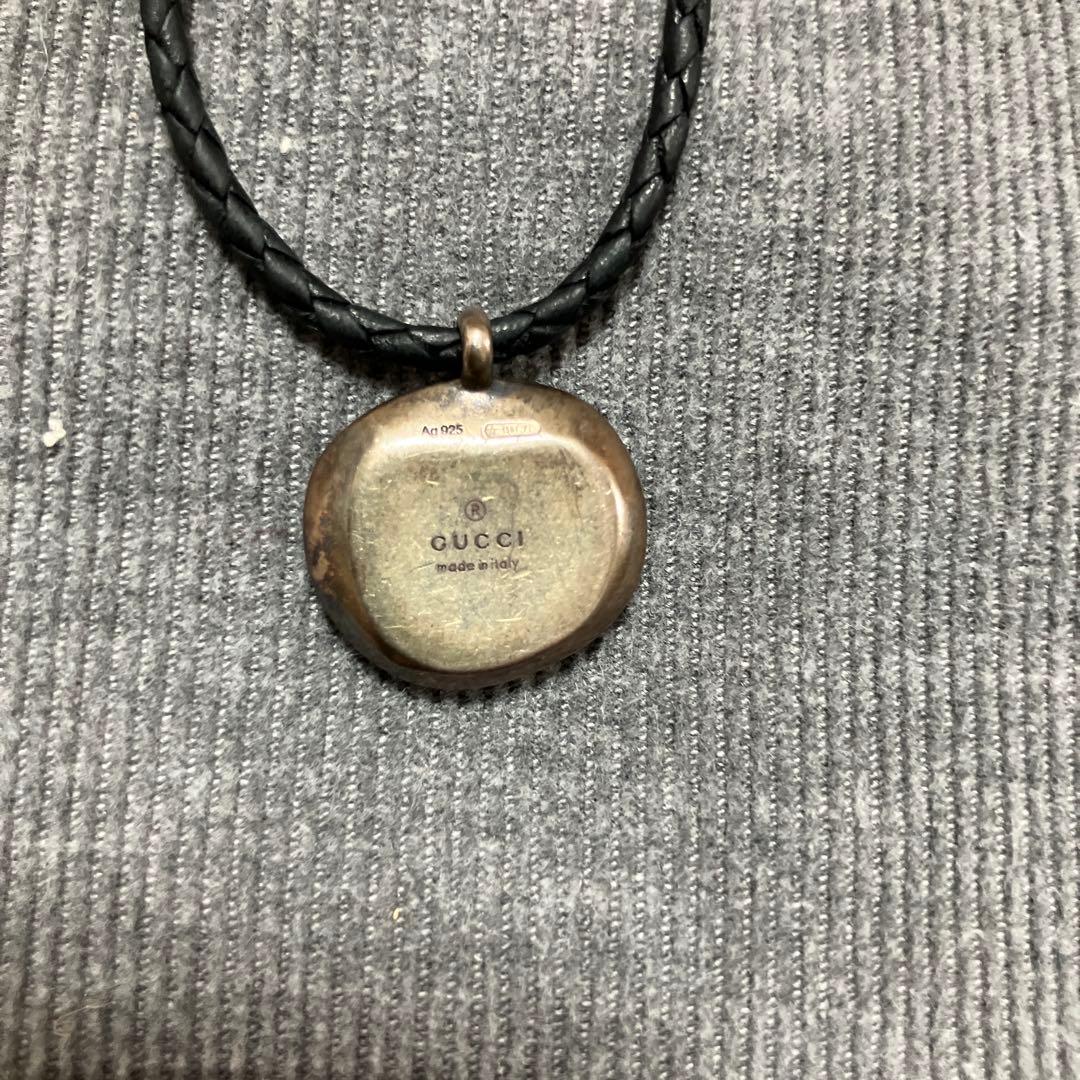リリ　GUCCI レザーペンダントネックレス