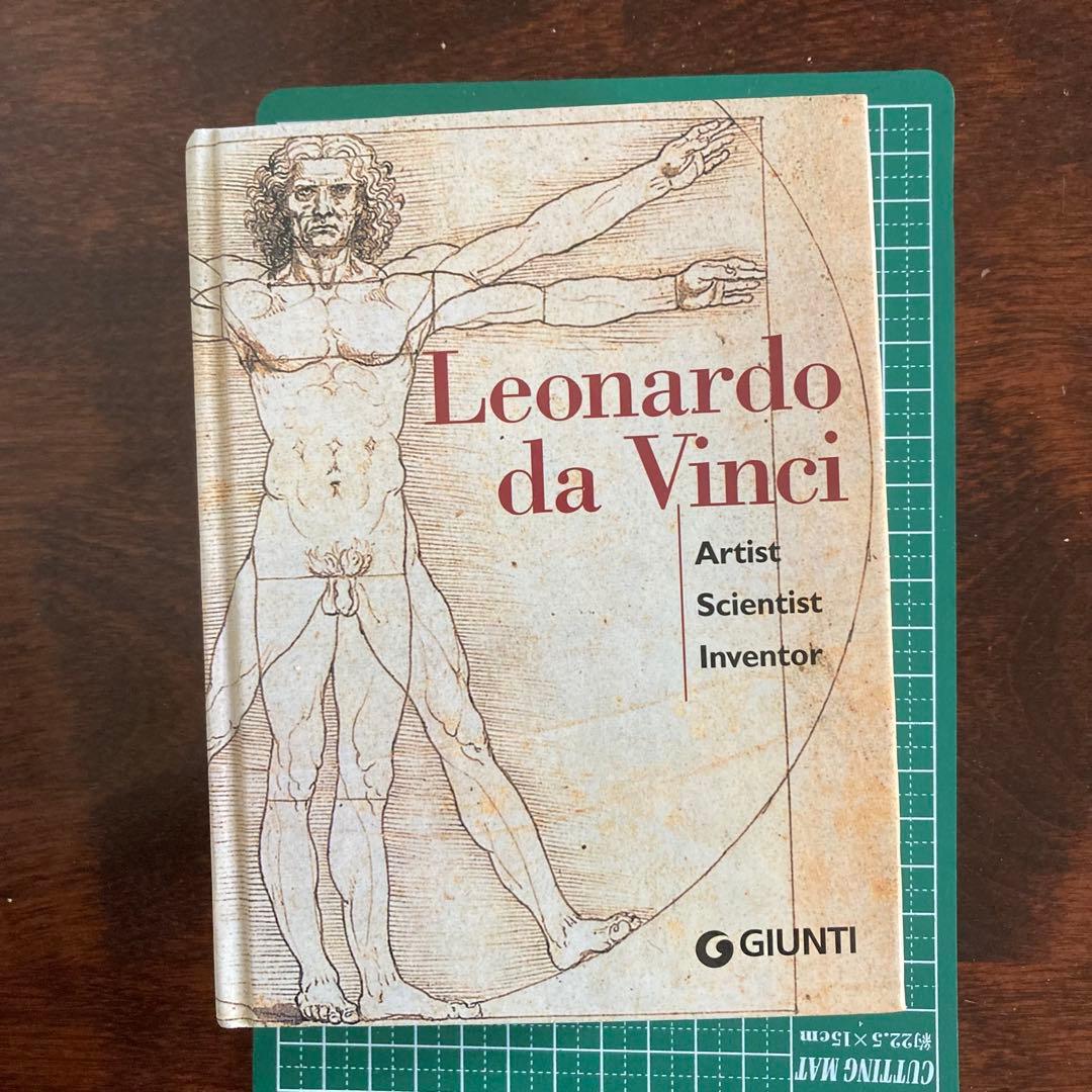 ⭐️Leonardo da Vinci⭐️ 小さめdで分厚い洋書　英語　✨♡匿名☆○