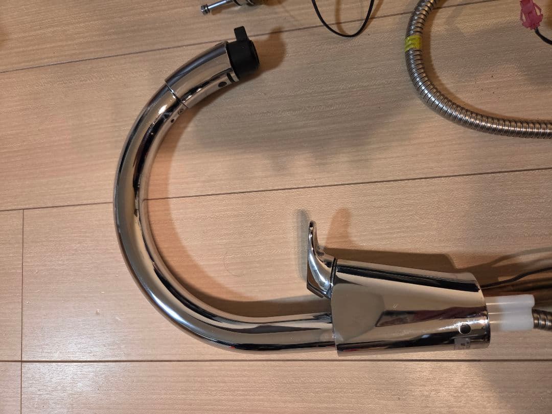 INAXキッチン用タッチレス水栓SF-NB451SXU、100V電源対応。