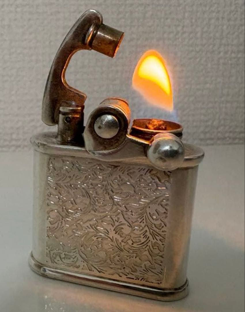 【中古】コリブリ Colibri オイルライター　唐草模様
