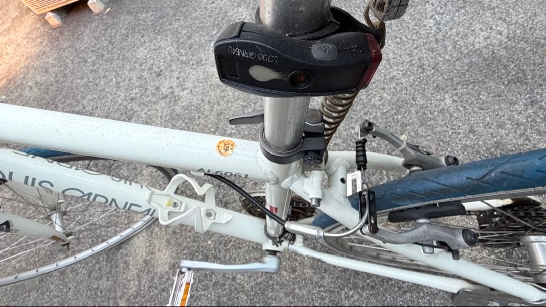 あ*す様 福岡県引き取り限定　クロスバイク ホワイト 700C アルミフレーム
