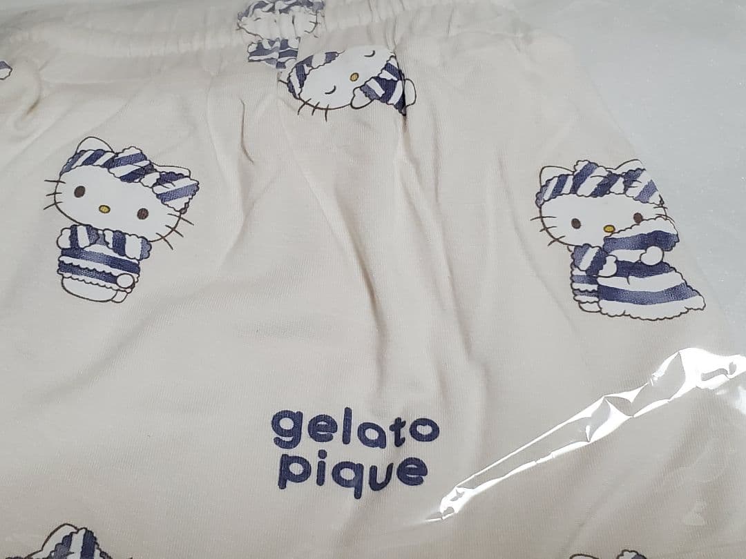 ジェラートピケ　ハローキティ　総柄ショート　パンツ　オフホワイト　レディース