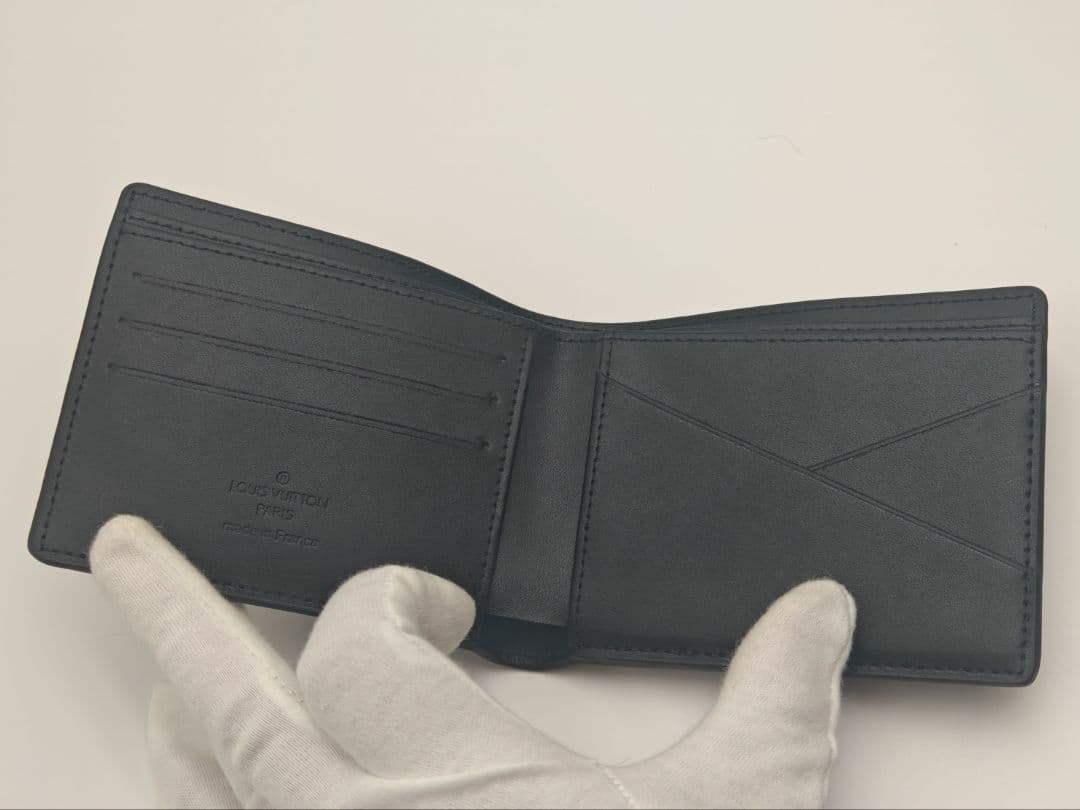 LOUIS VUITTON グラフィット 二つ折り財布 黒 中古　美品