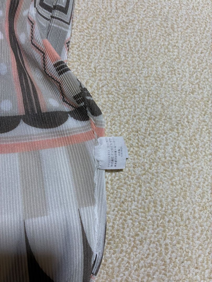 プリーツプリーズ イッセイミヤケ 半袖