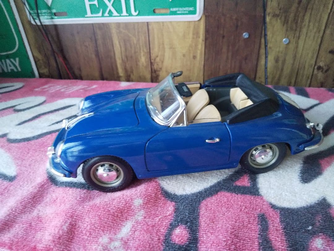 1/18ダイキャストカー ポルシェ356