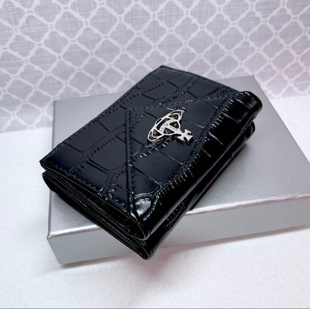 新作【内柄も素敵☆最新】Vivienne Westwood 三折財布 ブラック