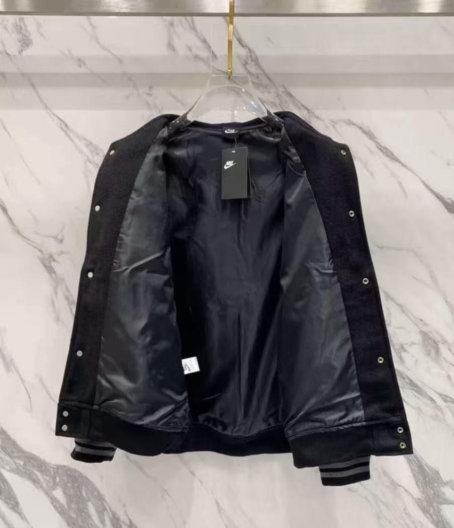 Nike Tiffany & Co. スタジャン
