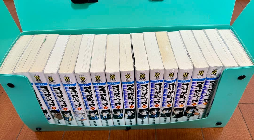ブラックジャック 全17巻　ピノコ漫画コマデザインBox　ポストカード3種類付き