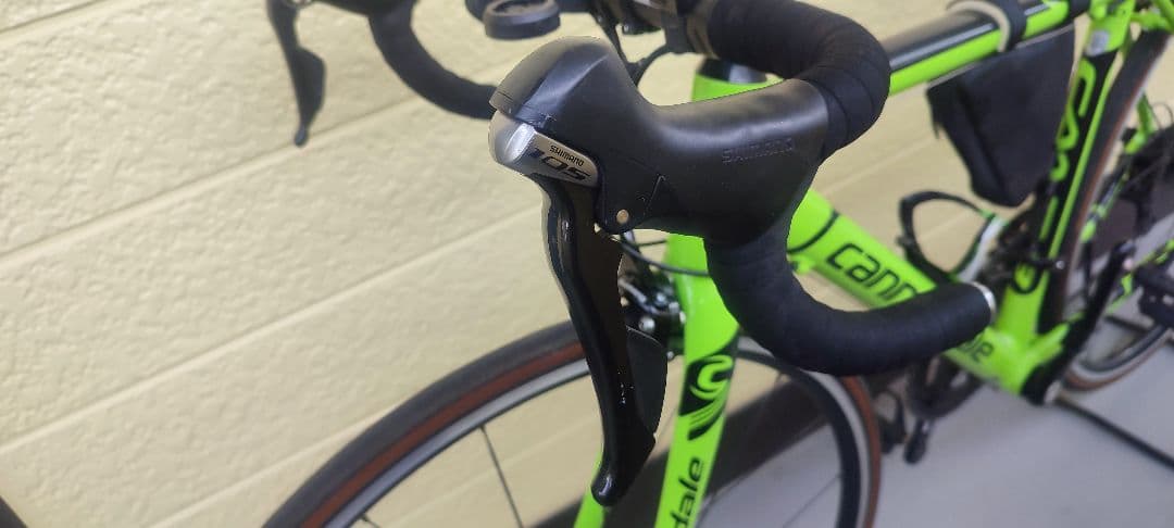 Cannondale ロードバイク CAAD8グリーン105コンポ