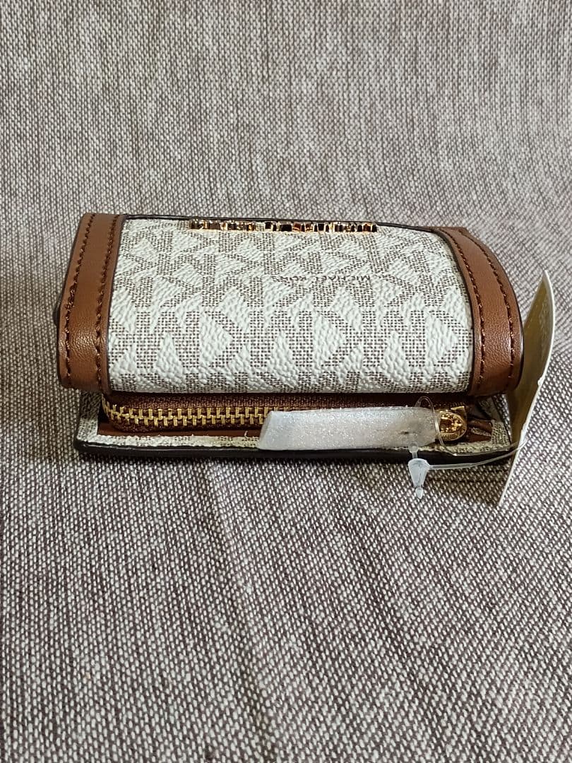 【限定値下げ】マイケルコース三つ折り財布(新品)