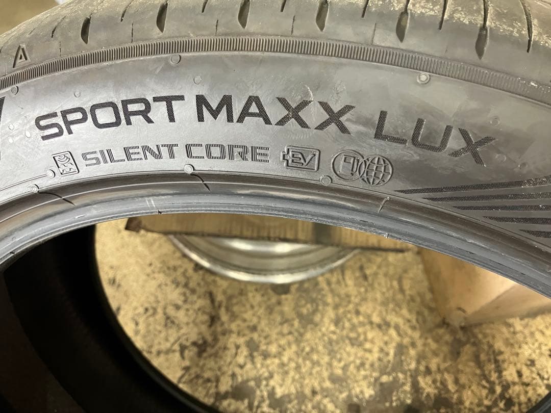 235/45R21 ダンロップ SPORTMAXX LUX 25年製中古1本のみ