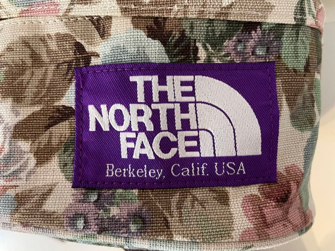 THE NORTH FACE フローラルボディバッグ