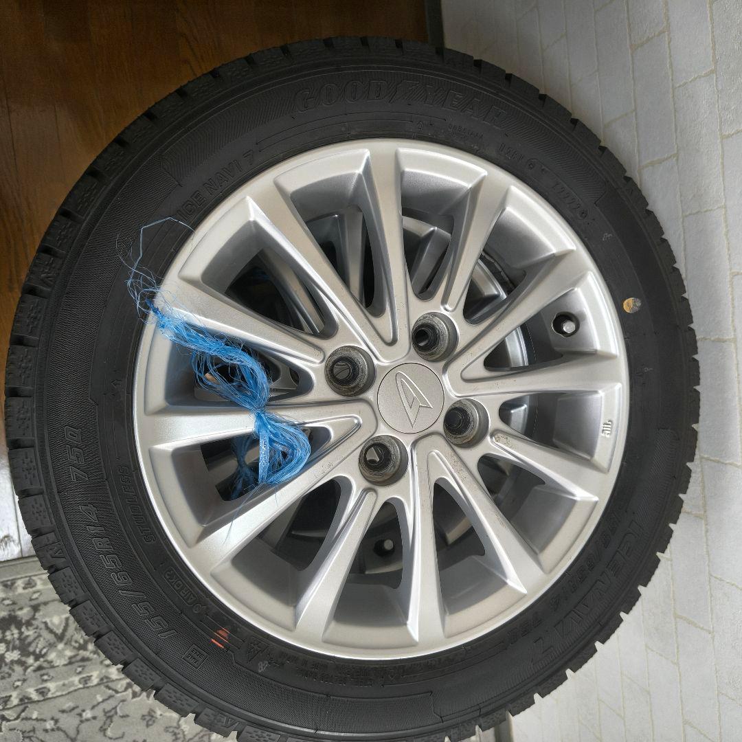 スタッドレスタイヤ 155/65R14 + シルバーホイール