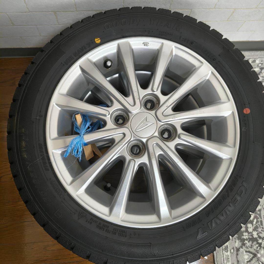 スタッドレスタイヤ 155/65R14 + シルバーホイール