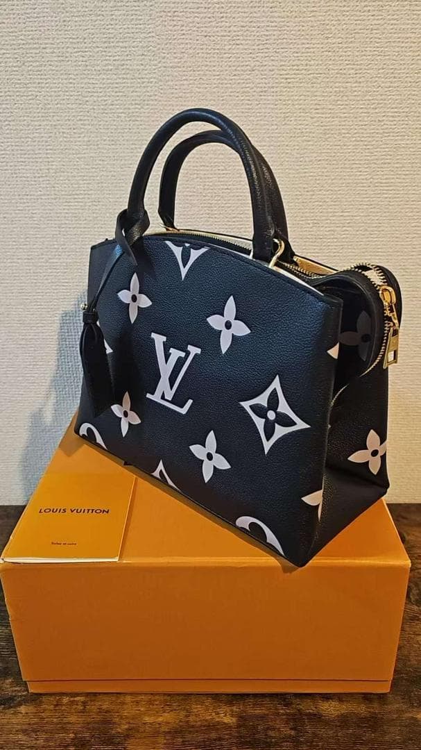 ルイ・ヴィトン プティ・パレ バイカラー モノグラム エンボス ハンドバッグ