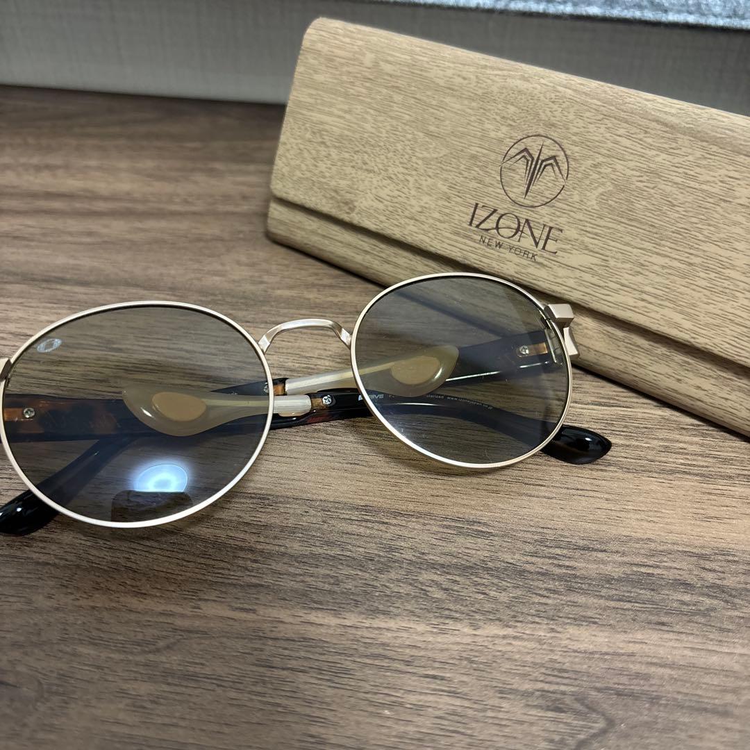 IZONE NEW YORK Petite Aile サングラス