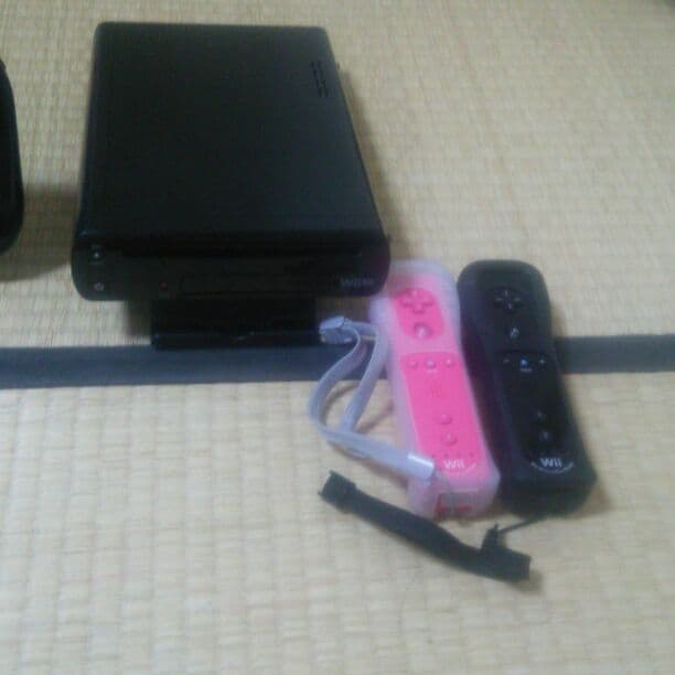 Wiiu本体プレミアムセット＆リモコン4本 本体黒リモコン黒ピンクマリオルイージ