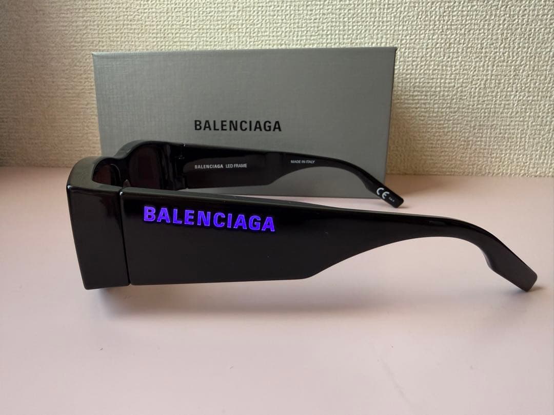 最終値下げ！BALENCIAGA ブラック LEDサングラス（平本蓮　着用）