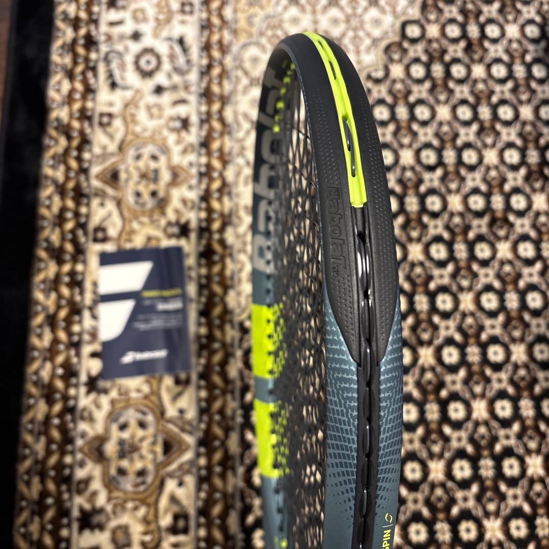 【ほぼ新品】Babolat ピュアアエロ100 2026 G2
