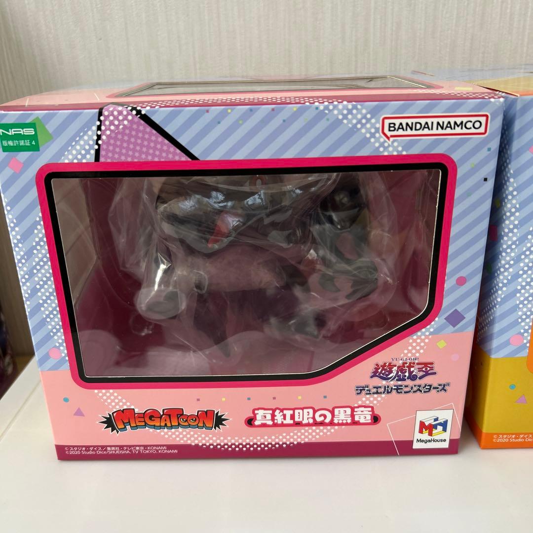 遊戯王 MEGATOON フィギュア真紅眼の黒竜　ラーの翼神竜