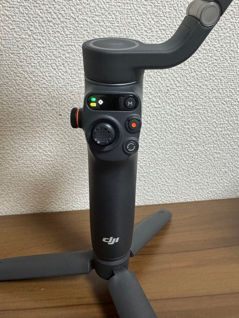 DJI Osmo Mobile 6スマートフォン用スタビライザー