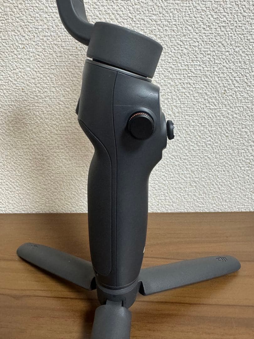 DJI Osmo Mobile 6スマートフォン用スタビライザー